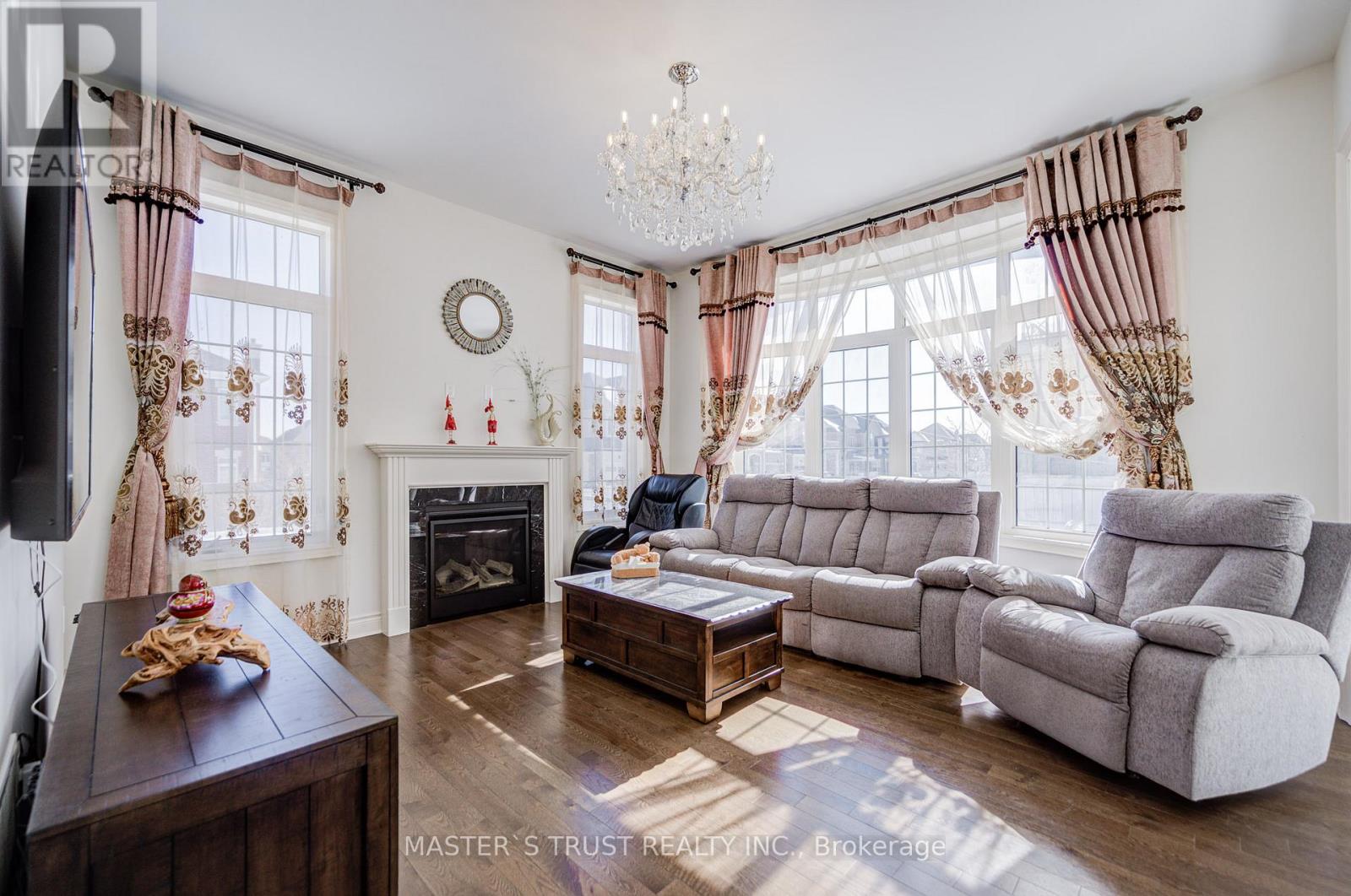 57 Tupling Street, Bradford West Gwillimbury (Bradford), Ontario  L3Z 0W8 - Photo 14 - N12847342