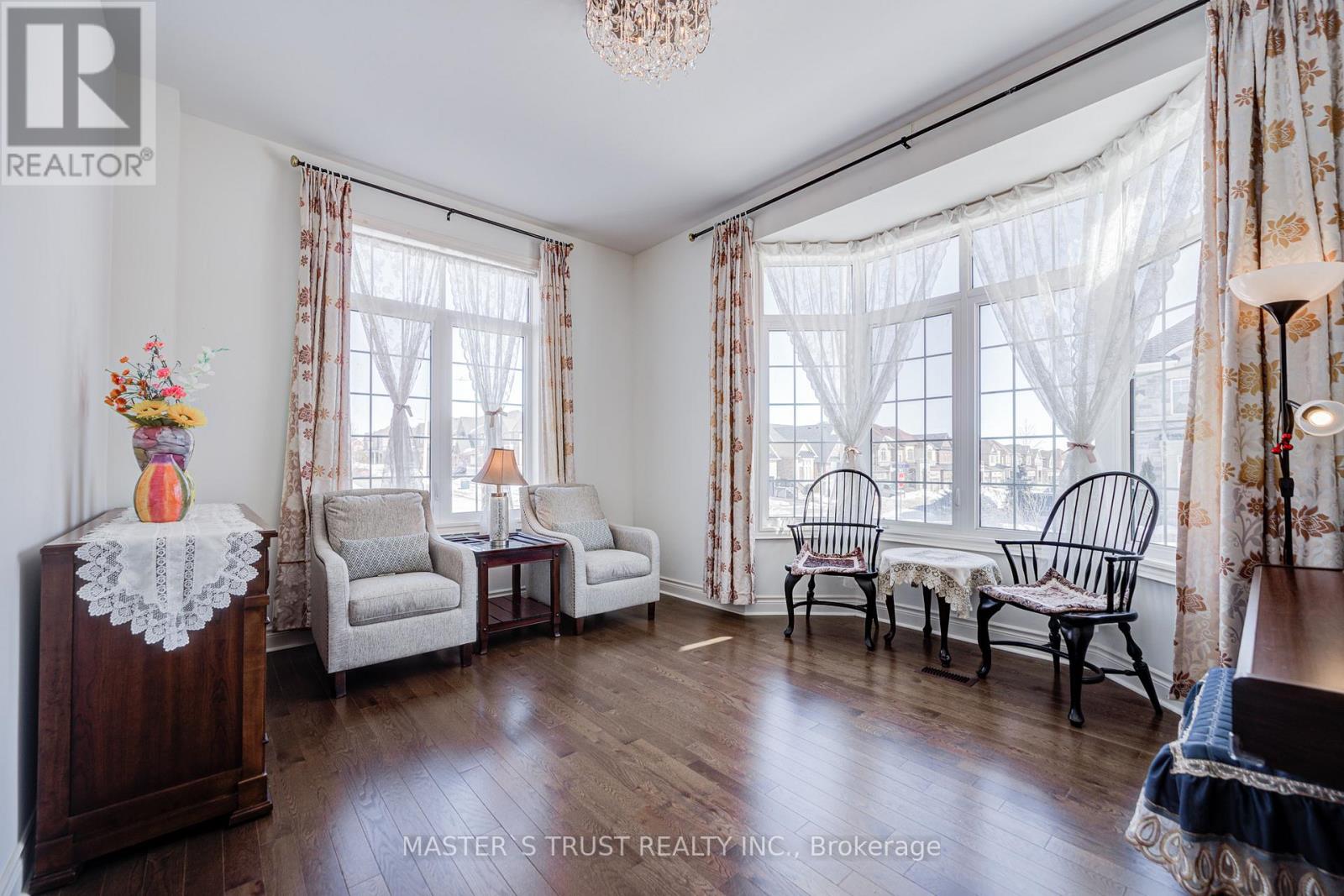 57 Tupling Street, Bradford West Gwillimbury (Bradford), Ontario  L3Z 0W8 - Photo 9 - N12847342