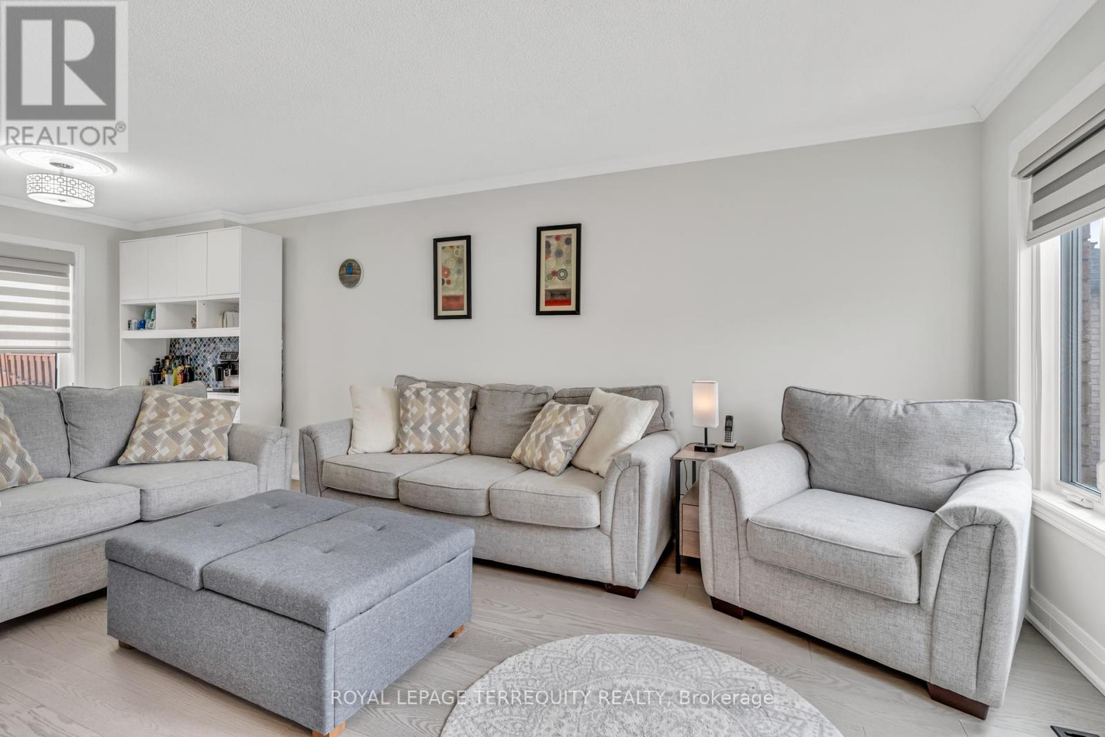 55 Grampian Avenue, Vaughan (Maple), Ontario  L6A 2A1 - Photo 5 - N12847410