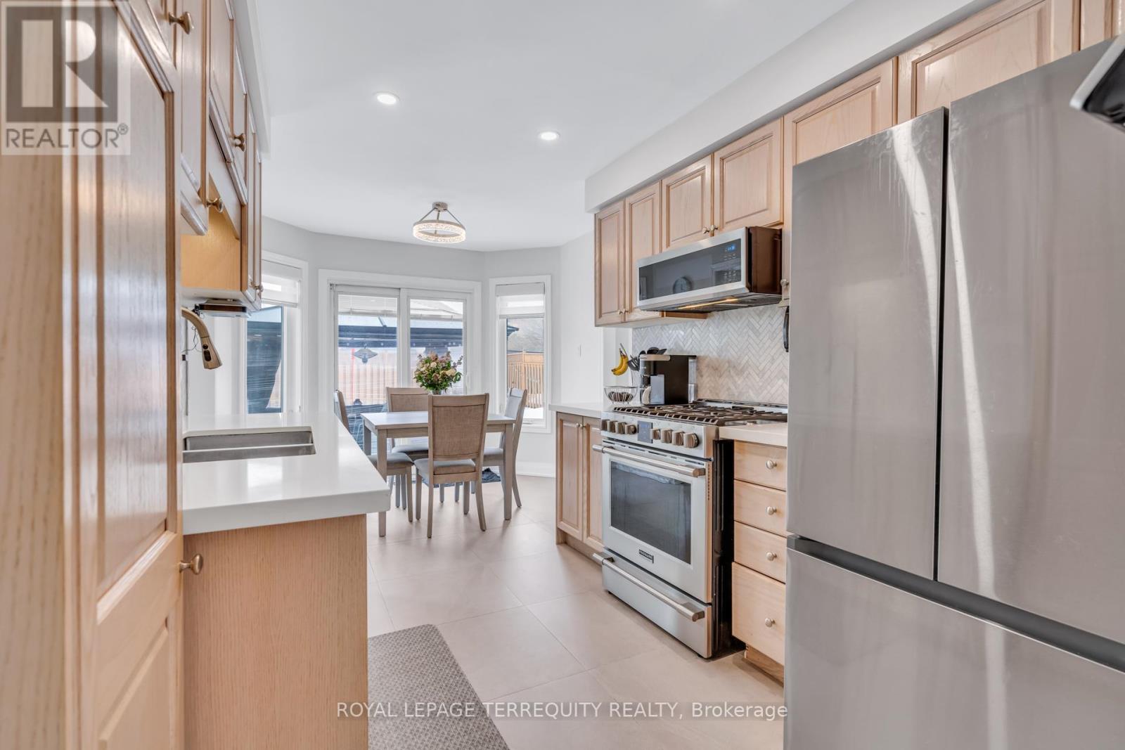 55 Grampian Avenue, Vaughan (Maple), Ontario  L6A 2A1 - Photo 7 - N12847410