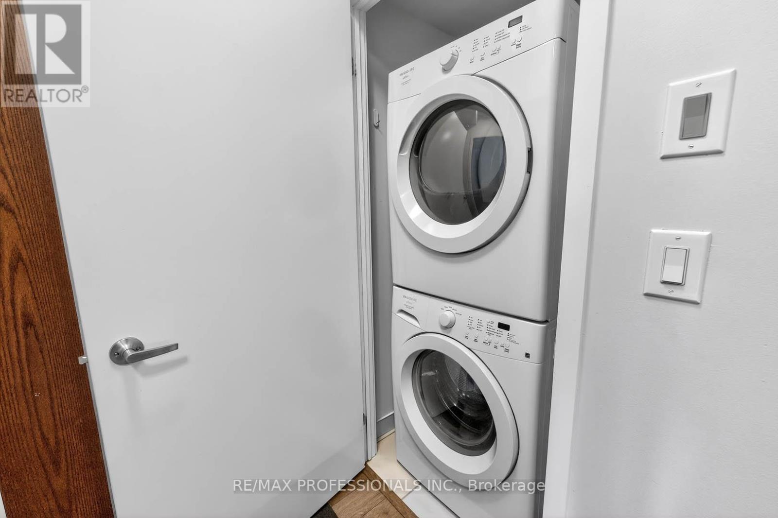 807 - 365 Prince Of Wales Drive, Mississauga, Ontario  L5B 0G6 - Photo 12 - W12847366