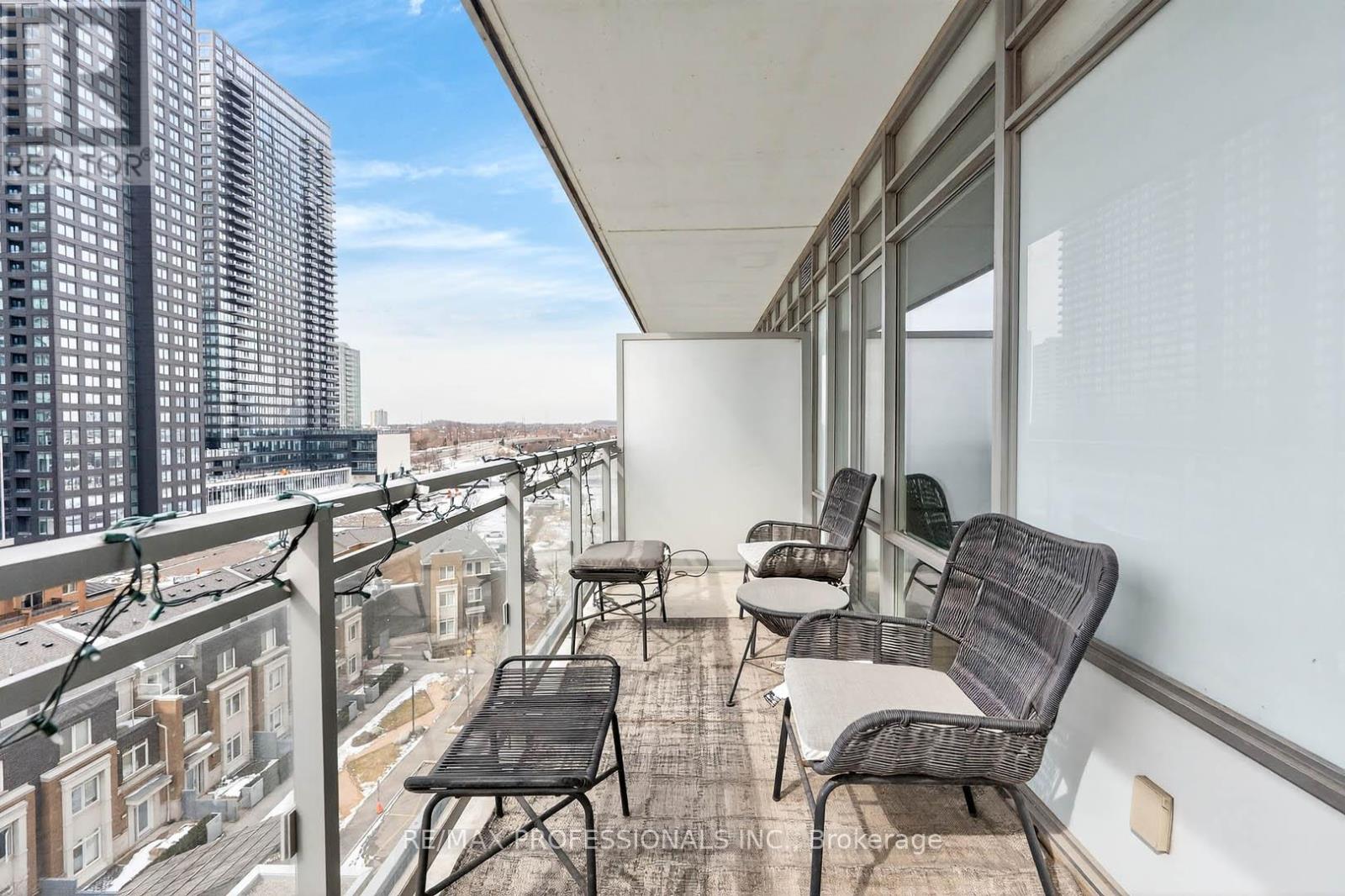 807 - 365 Prince Of Wales Drive, Mississauga, Ontario  L5B 0G6 - Photo 15 - W12847366