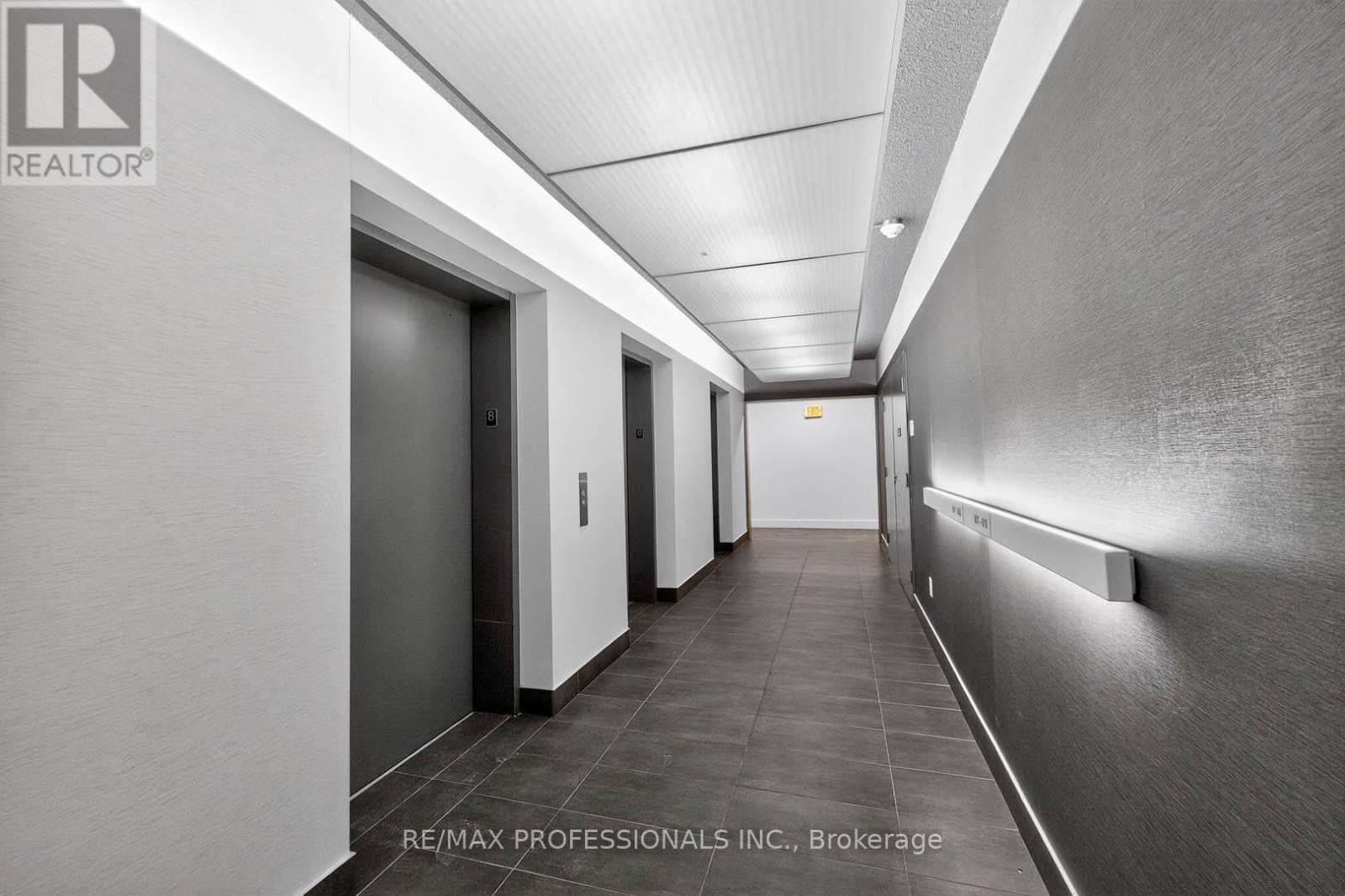 807 - 365 Prince Of Wales Drive, Mississauga, Ontario  L5B 0G6 - Photo 17 - W12847366