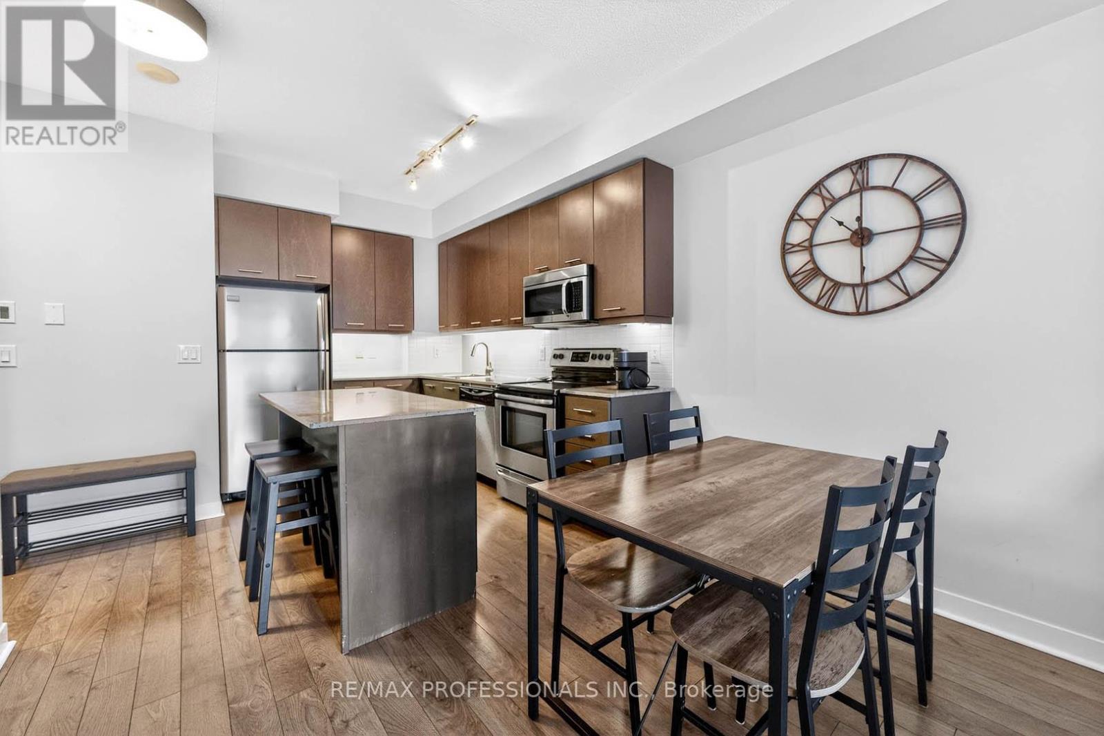 807 - 365 Prince Of Wales Drive, Mississauga, Ontario  L5B 0G6 - Photo 5 - W12847366