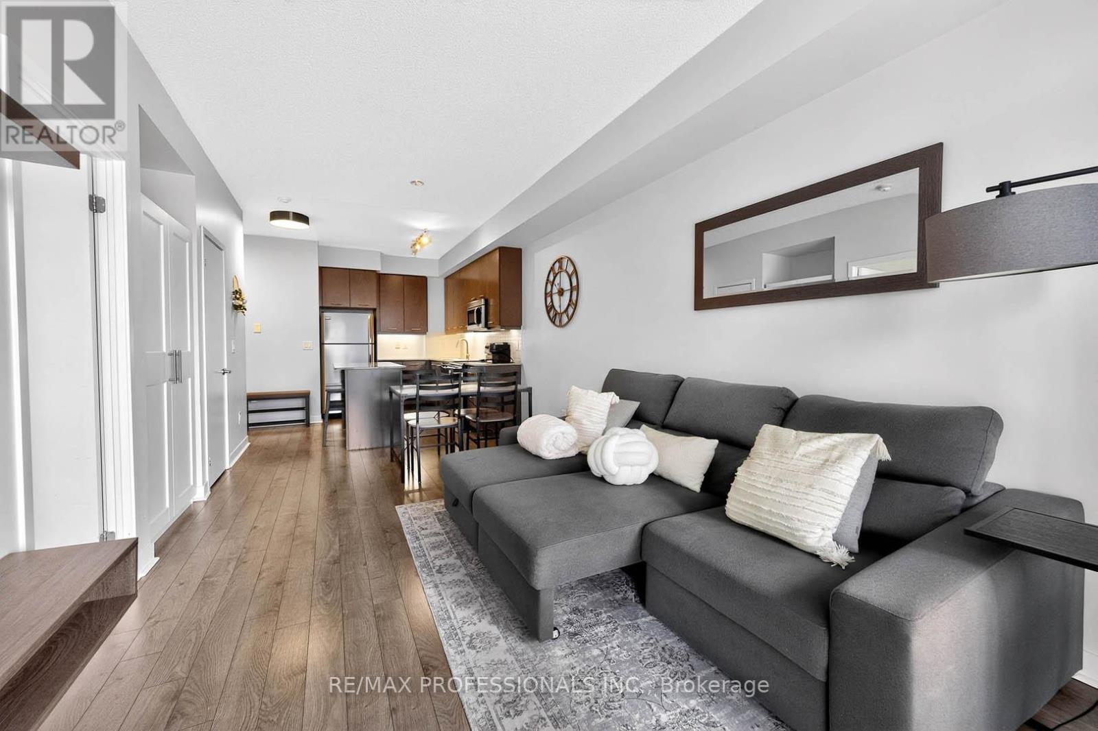 807 - 365 Prince Of Wales Drive, Mississauga, Ontario  L5B 0G6 - Photo 6 - W12847366