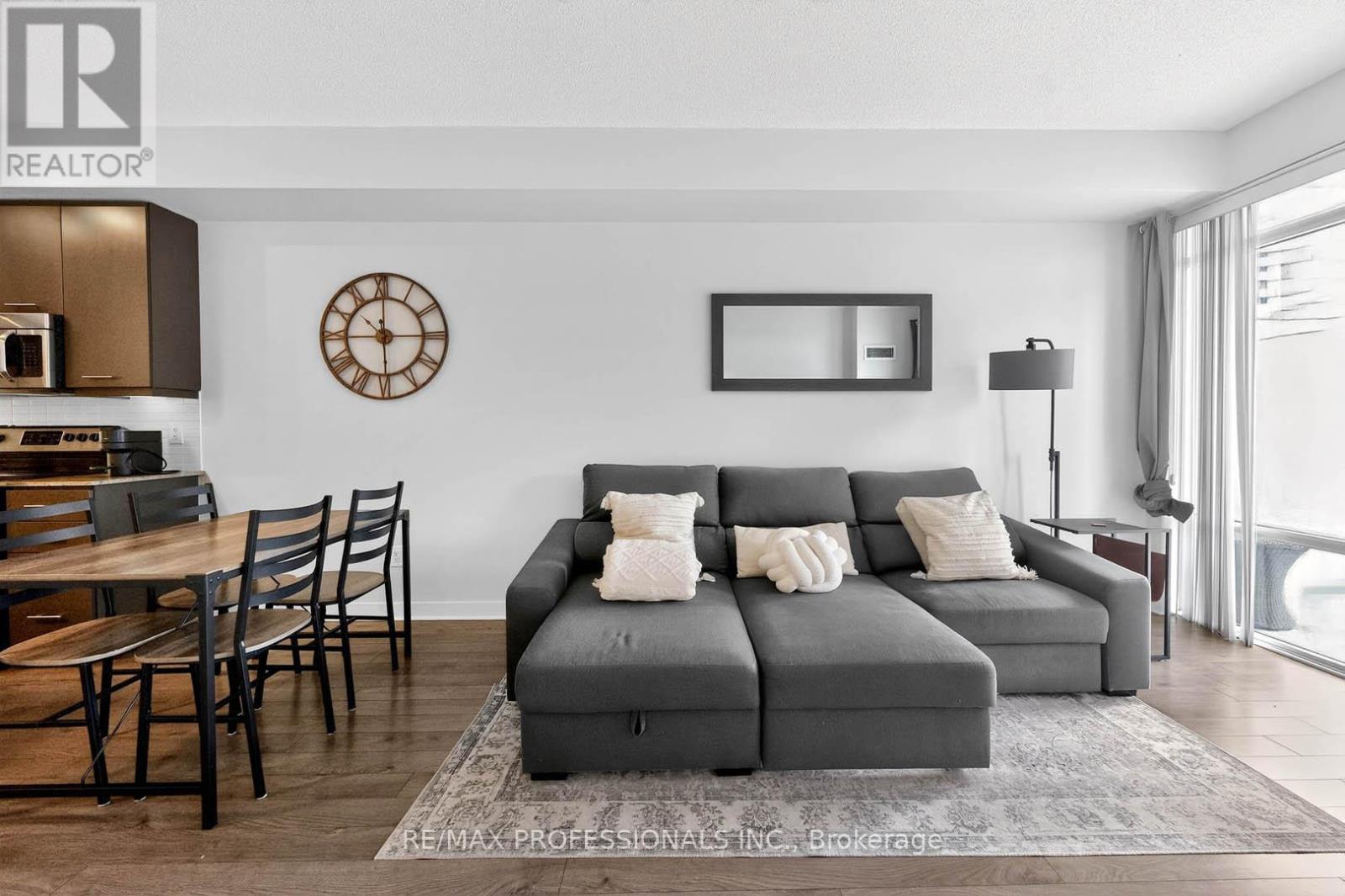 807 - 365 Prince Of Wales Drive, Mississauga, Ontario  L5B 0G6 - Photo 7 - W12847366