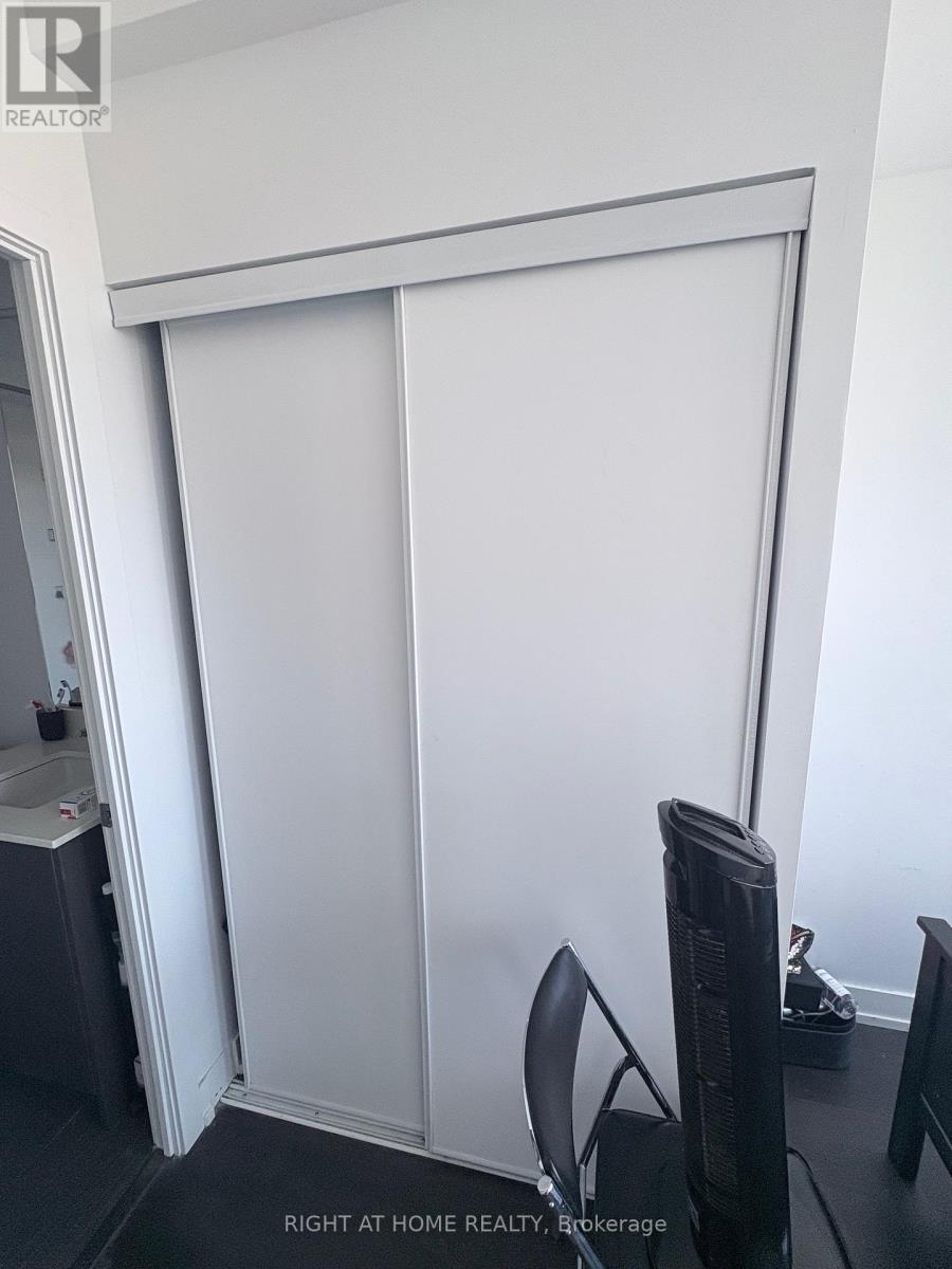 905 - 225 Veterans Drive, Brampton, Ontario  L7A 5L7 - Photo 10 - W12847388