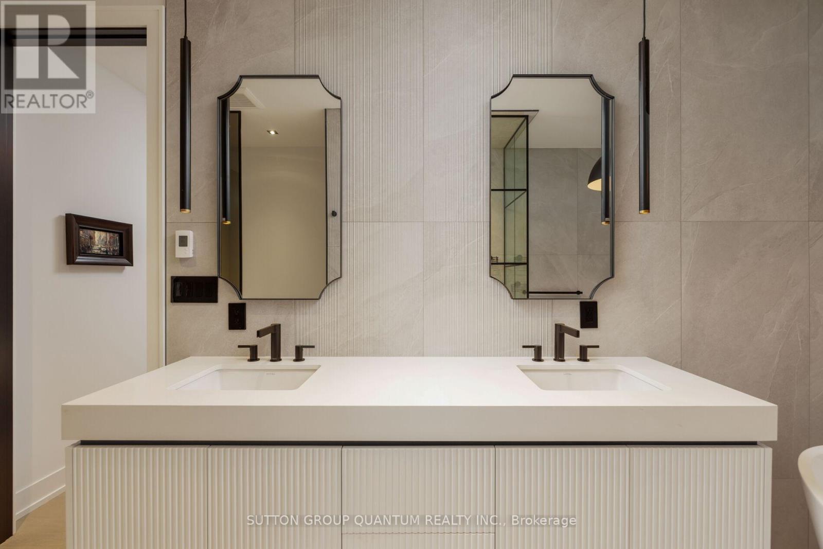 20a Broadview Avenue, Mississauga, Ontario  L5H 2S9 - Photo 23 - W12847426