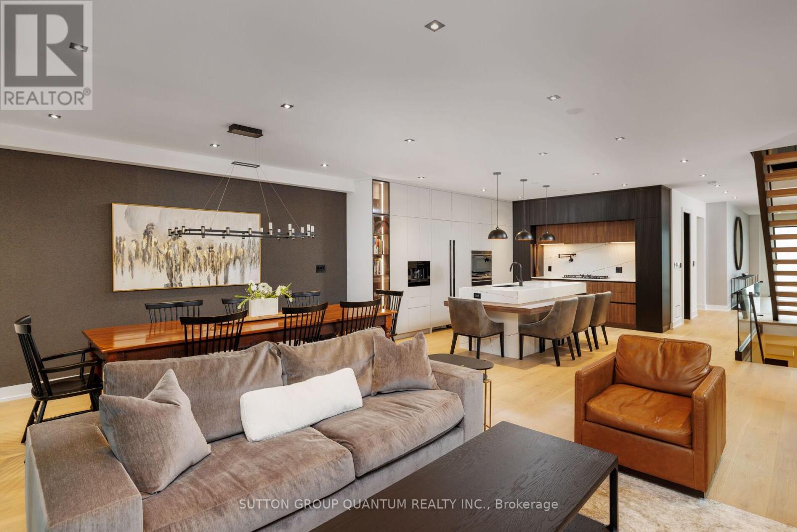 20a Broadview Avenue, Mississauga, Ontario  L5H 2S9 - Photo 6 - W12847426