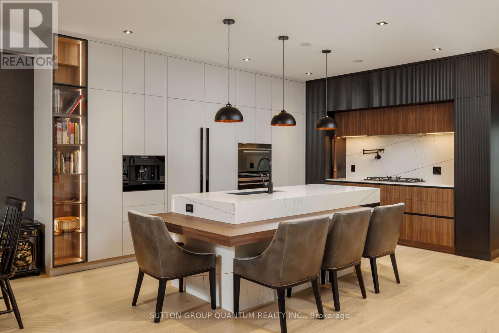 20a Broadview Avenue, Mississauga, Ontario  L5H 2S9 - Photo 9 - W12847426