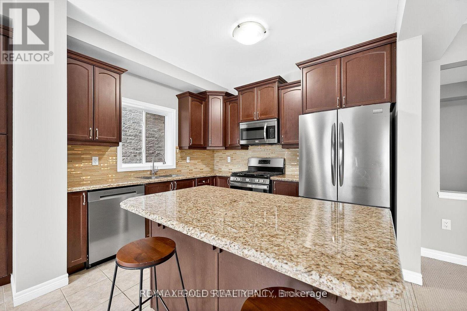 61 Irwin Avenue, Hamilton, Ontario  L9K 0E9 - Photo 4 - X12847334