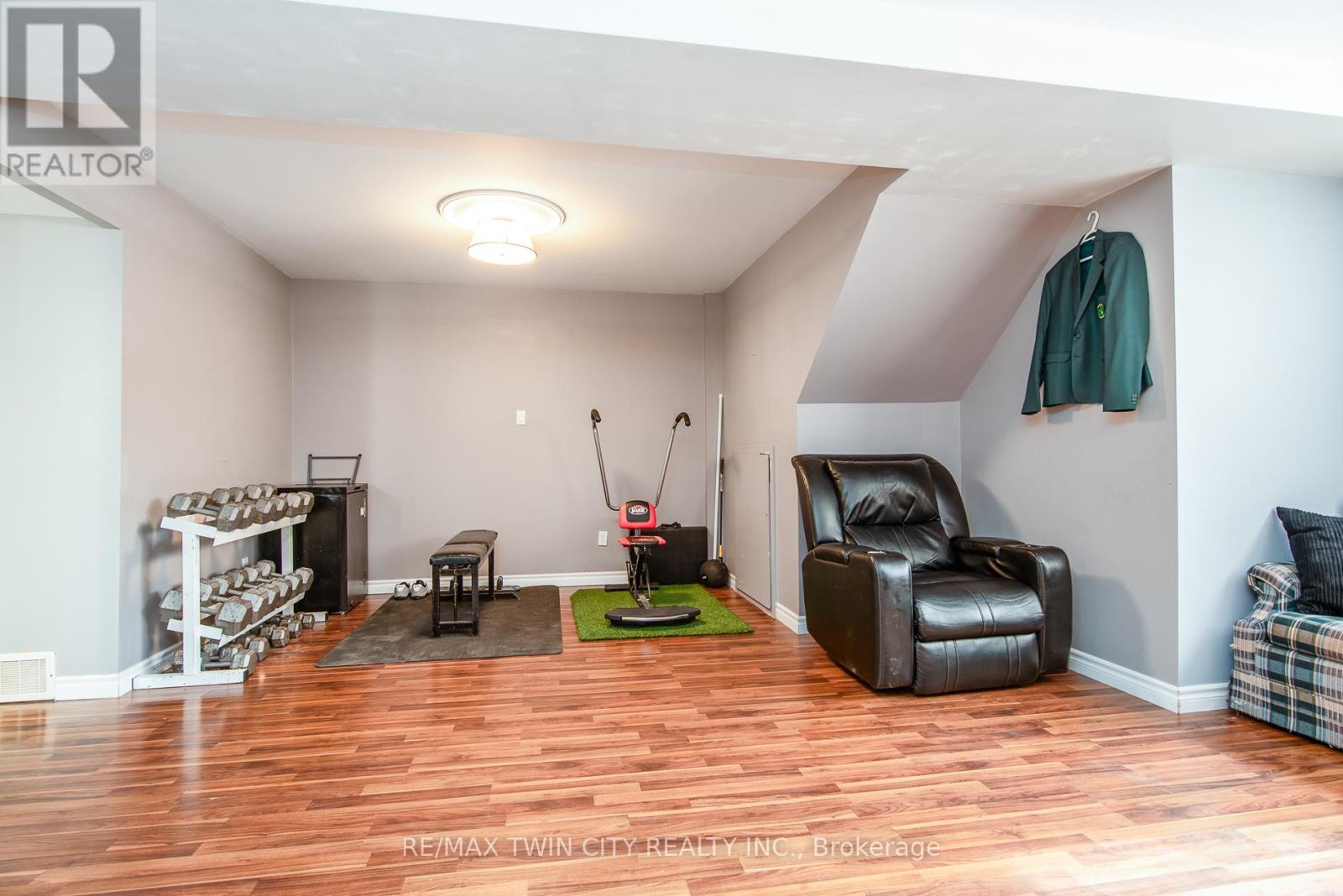 72 Manor Drive, Kitchener, Ontario  N2A 2V1 - Photo 29 - X12847338