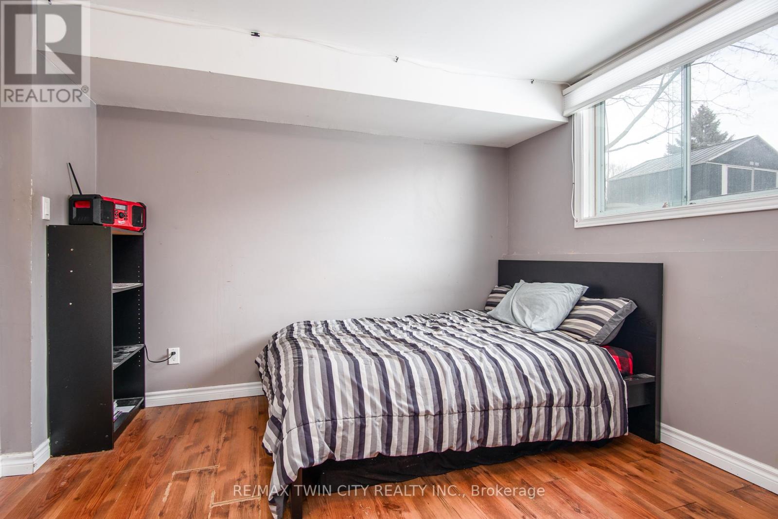 72 Manor Drive, Kitchener, Ontario  N2A 2V1 - Photo 35 - X12847338