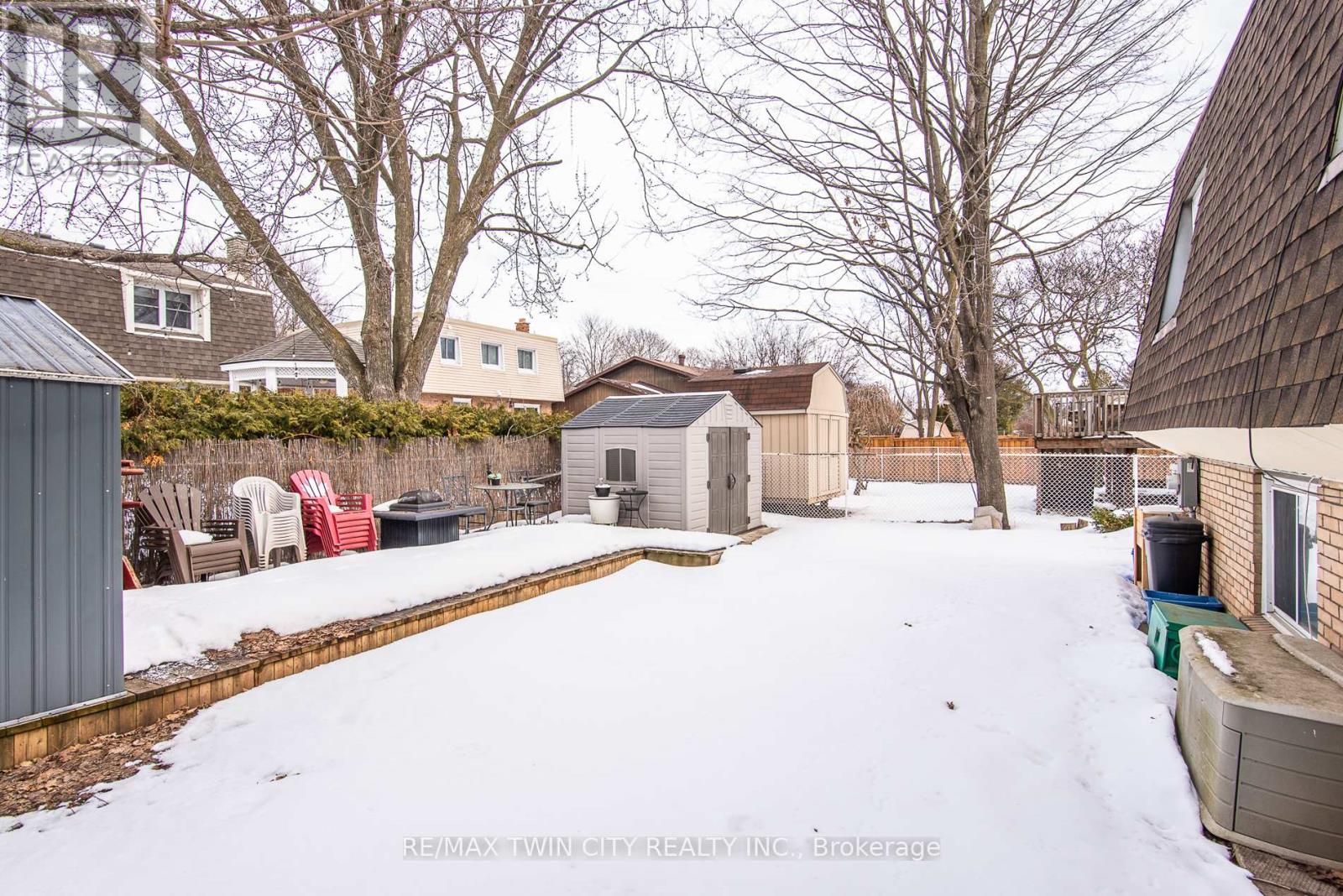 72 Manor Drive, Kitchener, Ontario  N2A 2V1 - Photo 42 - X12847338