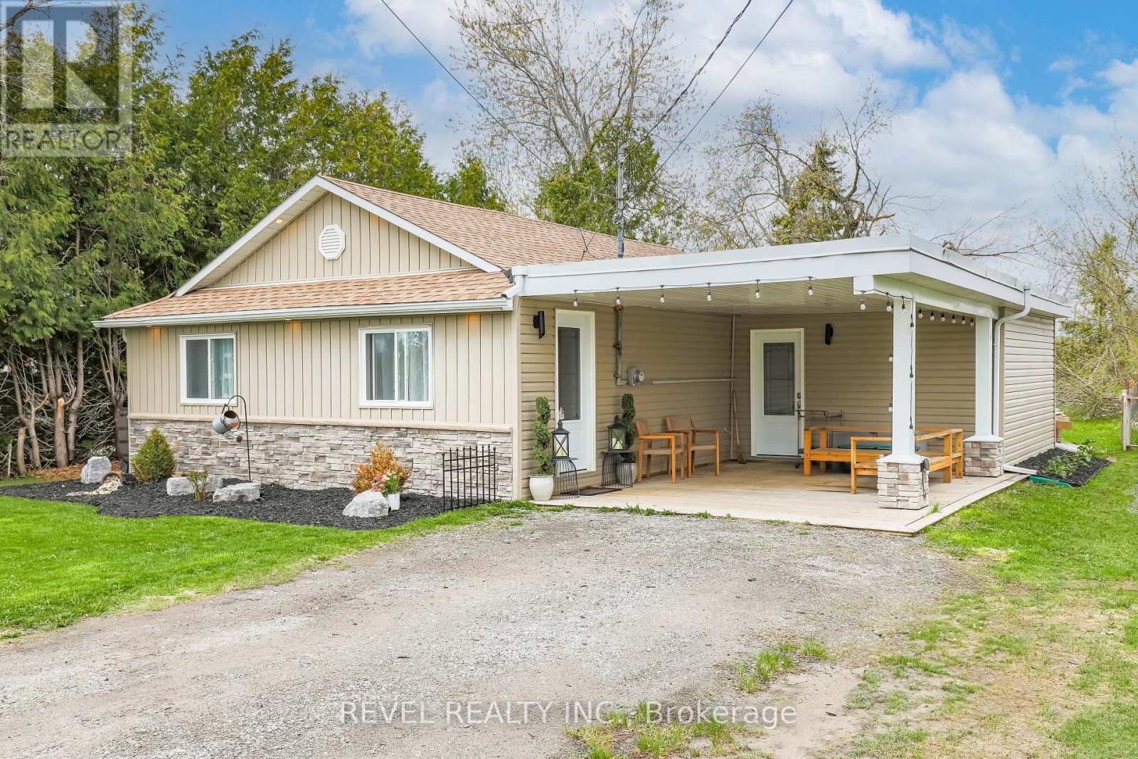 411 Long Beach Road, Kawartha Lakes (Fenelon), Ontario  K0M 1G0 - Photo 2 - X12847482