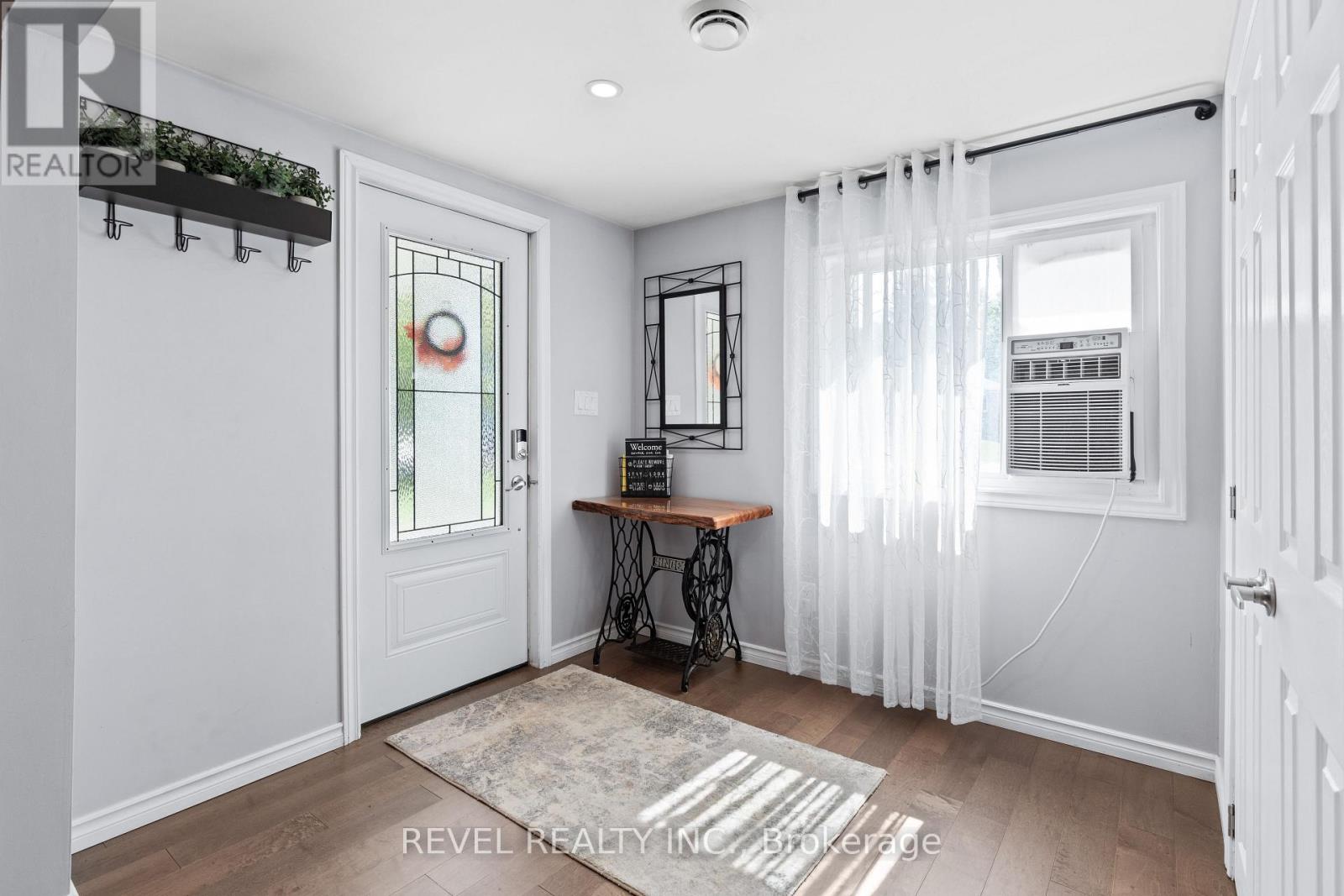 411 Long Beach Road, Kawartha Lakes (Fenelon), Ontario  K0M 1G0 - Photo 3 - X12847482