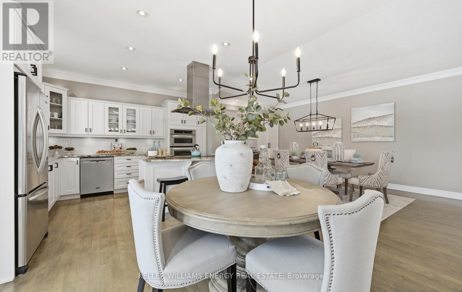 216 Southcrest Drive, Kawartha Lakes, Ontario  L0C 1G0 - Photo 10 - X12847520