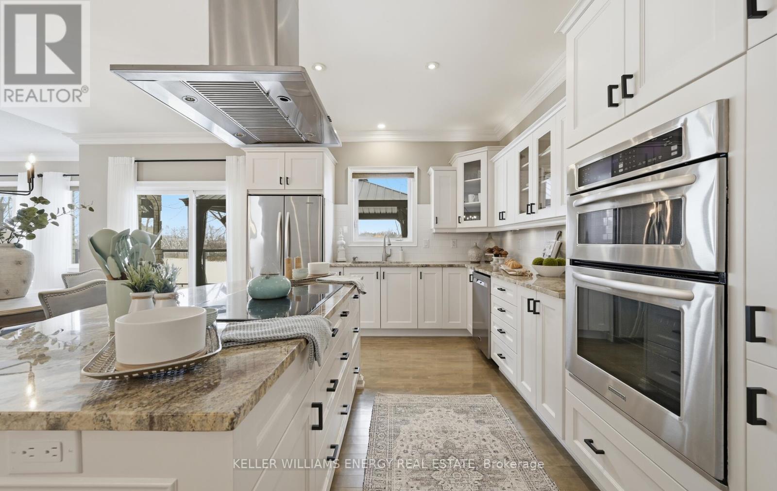 216 Southcrest Drive, Kawartha Lakes, Ontario  L0C 1G0 - Photo 12 - X12847520