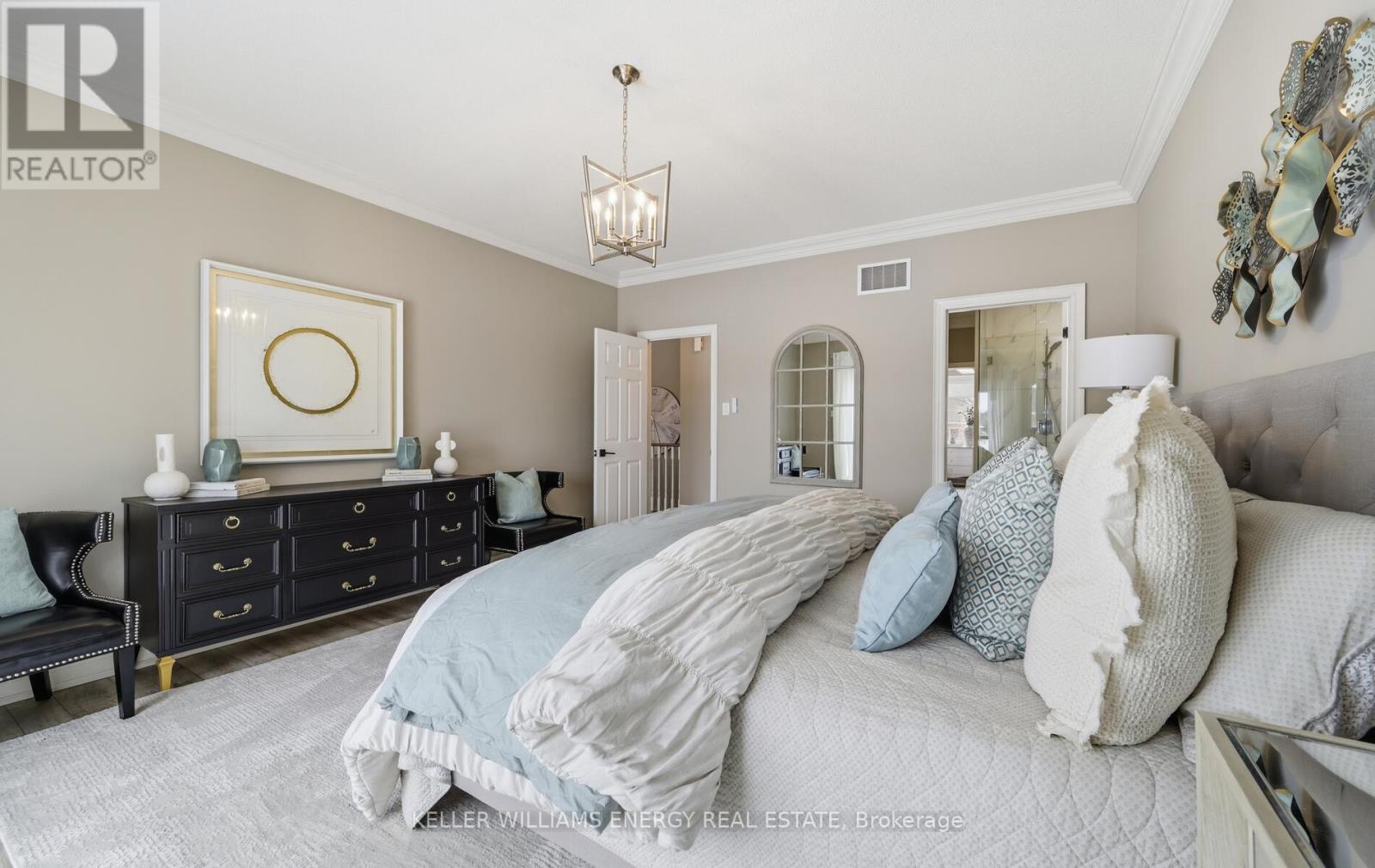 216 Southcrest Drive, Kawartha Lakes, Ontario  L0C 1G0 - Photo 23 - X12847520