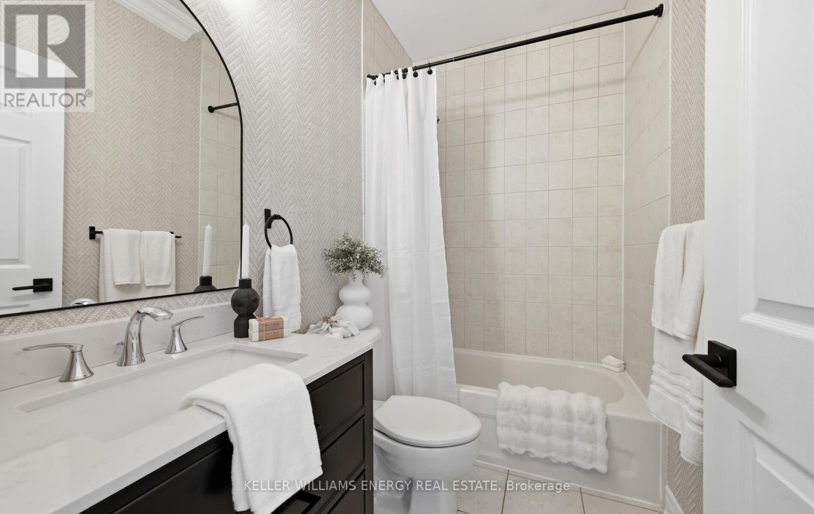 216 Southcrest Drive, Kawartha Lakes, Ontario  L0C 1G0 - Photo 30 - X12847520