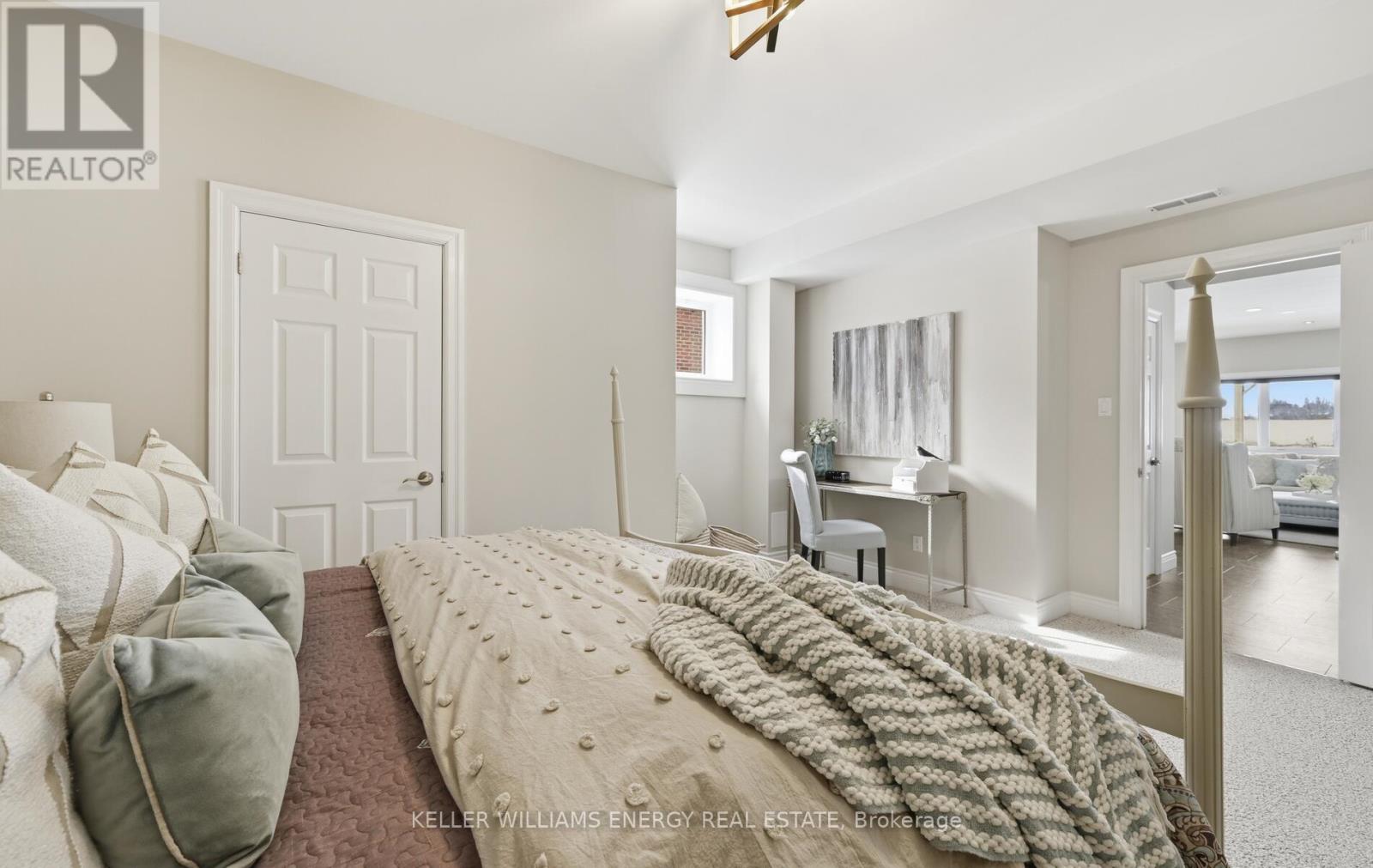 216 Southcrest Drive, Kawartha Lakes, Ontario  L0C 1G0 - Photo 32 - X12847520