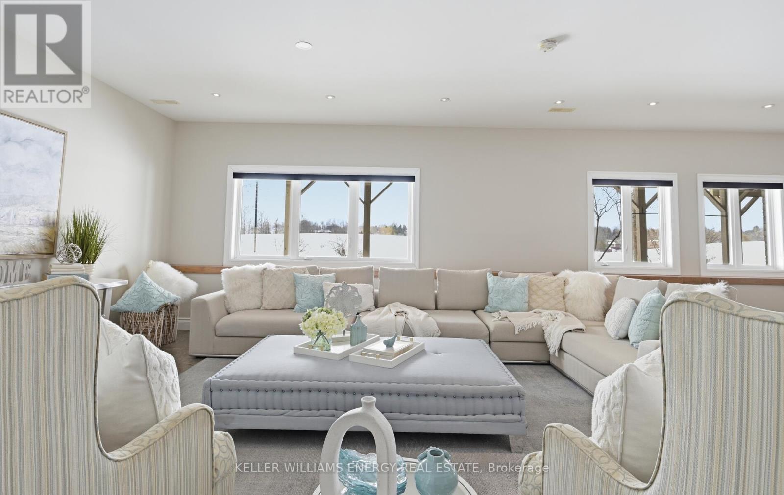 216 Southcrest Drive, Kawartha Lakes, Ontario  L0C 1G0 - Photo 35 - X12847520