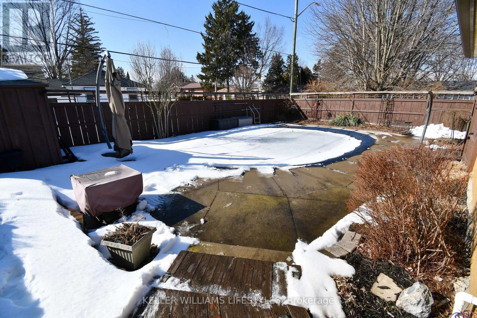 345 Glenrose Drive, London South, Ontario  N6K 2A9 - Photo 35 - X12847444