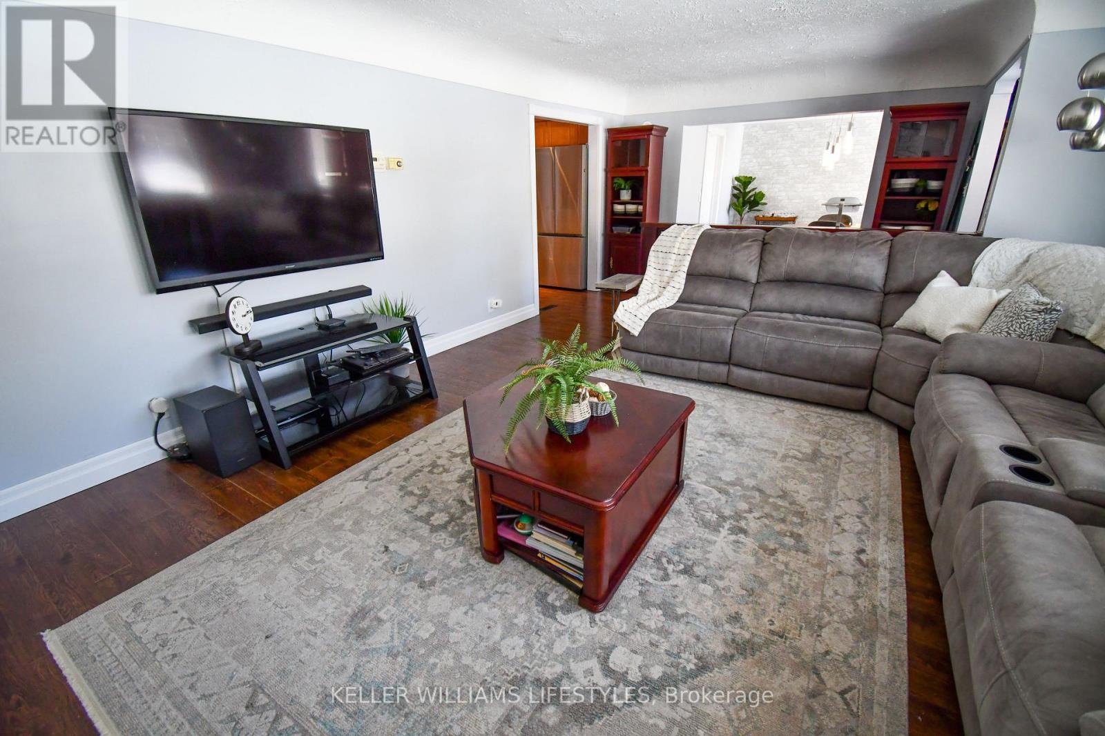 345 Glenrose Drive, London South, Ontario  N6K 2A9 - Photo 9 - X12847444