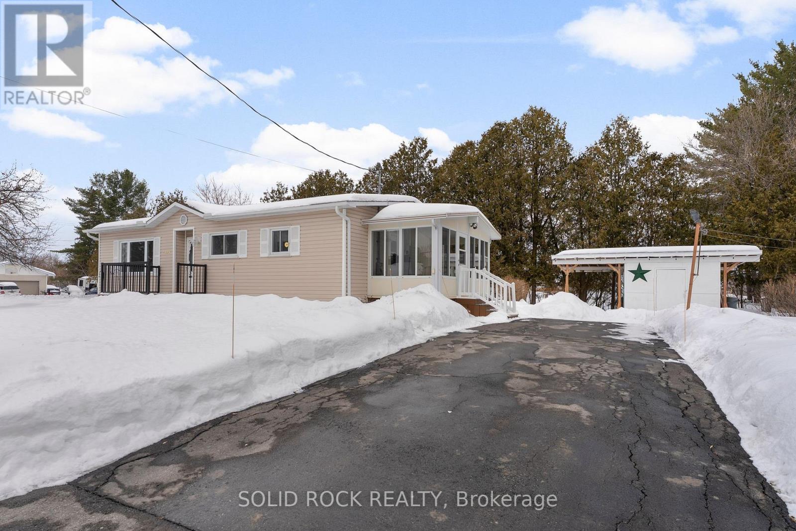 2345 Fitzroy Street, Ottawa, Ontario  K0A 1X0 - Photo 2 - X12847484