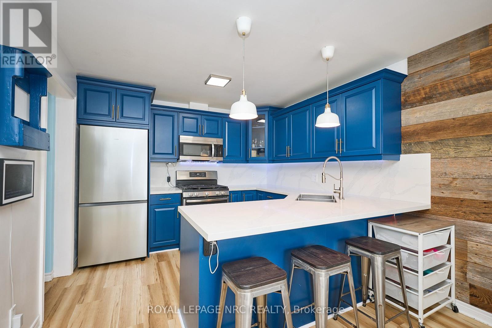 6556 Mary Drive, Niagara Falls, Ontario  L2H 0B5 - Photo 12 - X12847462