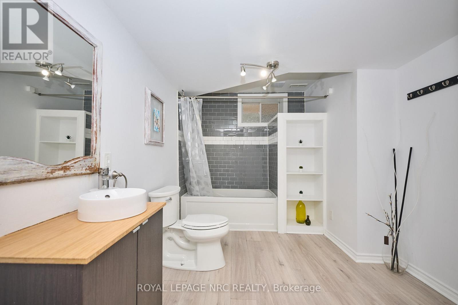 6556 Mary Drive, Niagara Falls, Ontario  L2H 0B5 - Photo 29 - X12847462