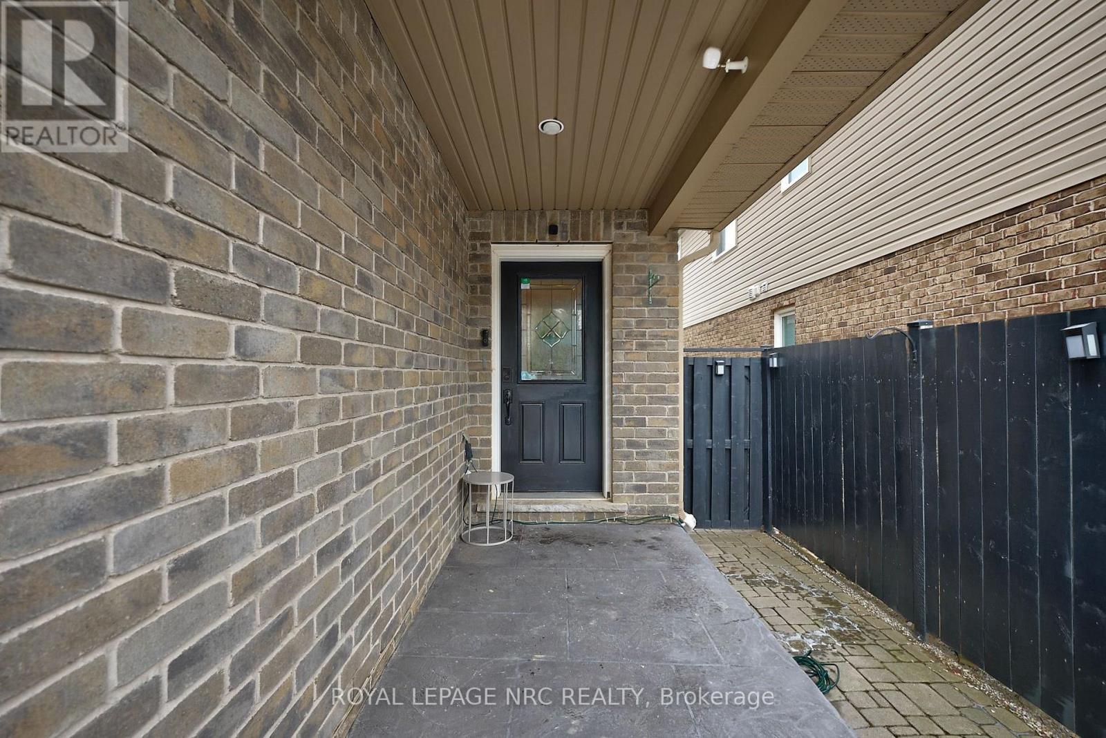 6556 Mary Drive, Niagara Falls, Ontario  L2H 0B5 - Photo 3 - X12847462