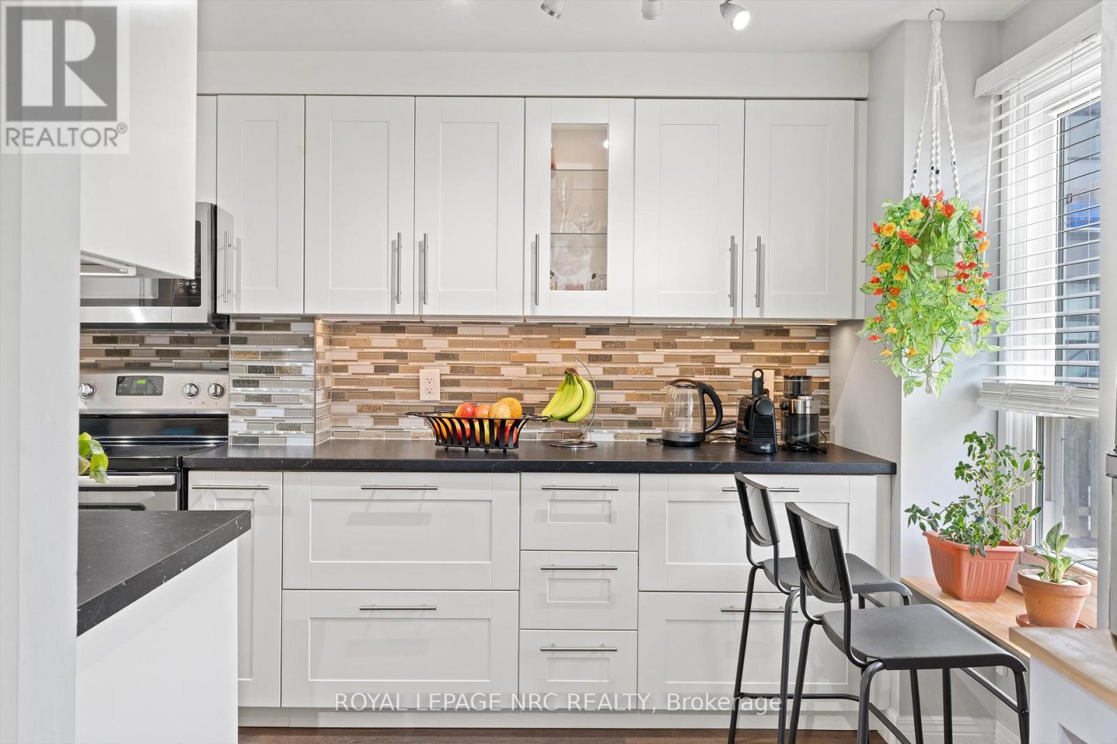 18 - 242 Lakeport Road, St. Catharines, Ontario  L2N 6V2 - Photo 2 - X12847474