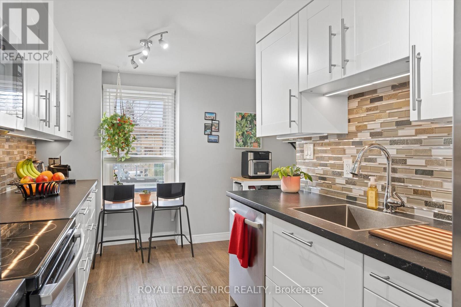 18 - 242 Lakeport Road, St. Catharines, Ontario  L2N 6V2 - Photo 5 - X12847474