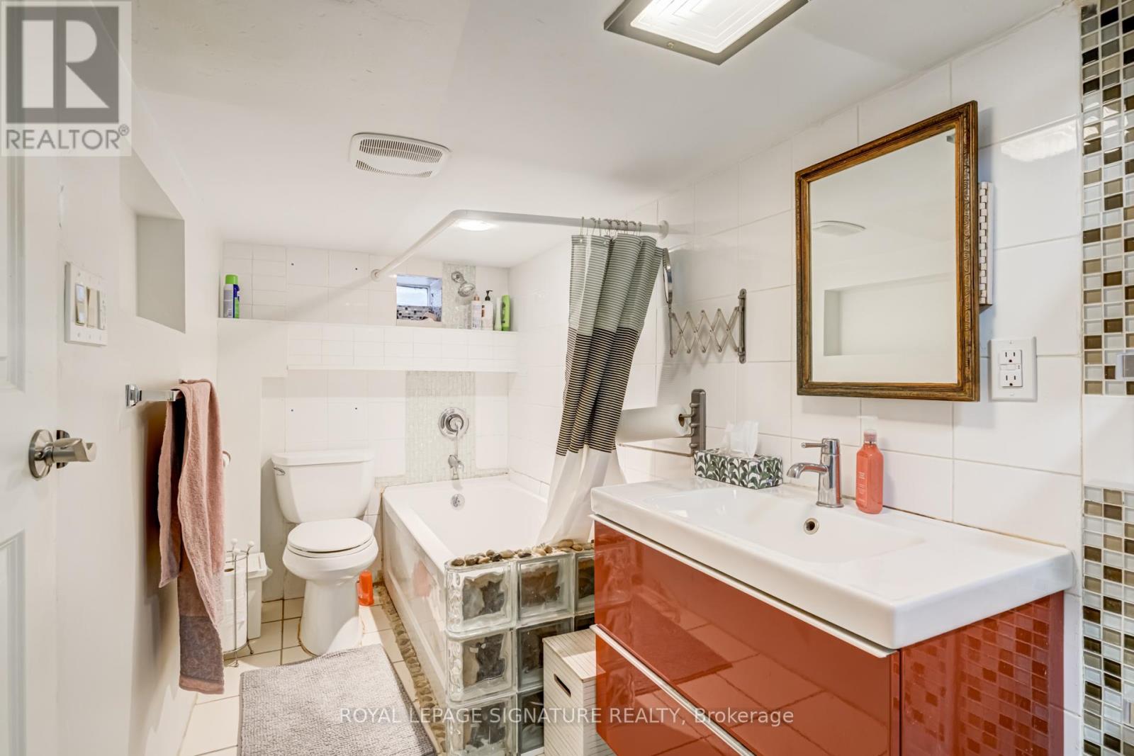 493 Jane Street, Toronto, Ontario  M6S 4A1 - Photo 25 - W12698308