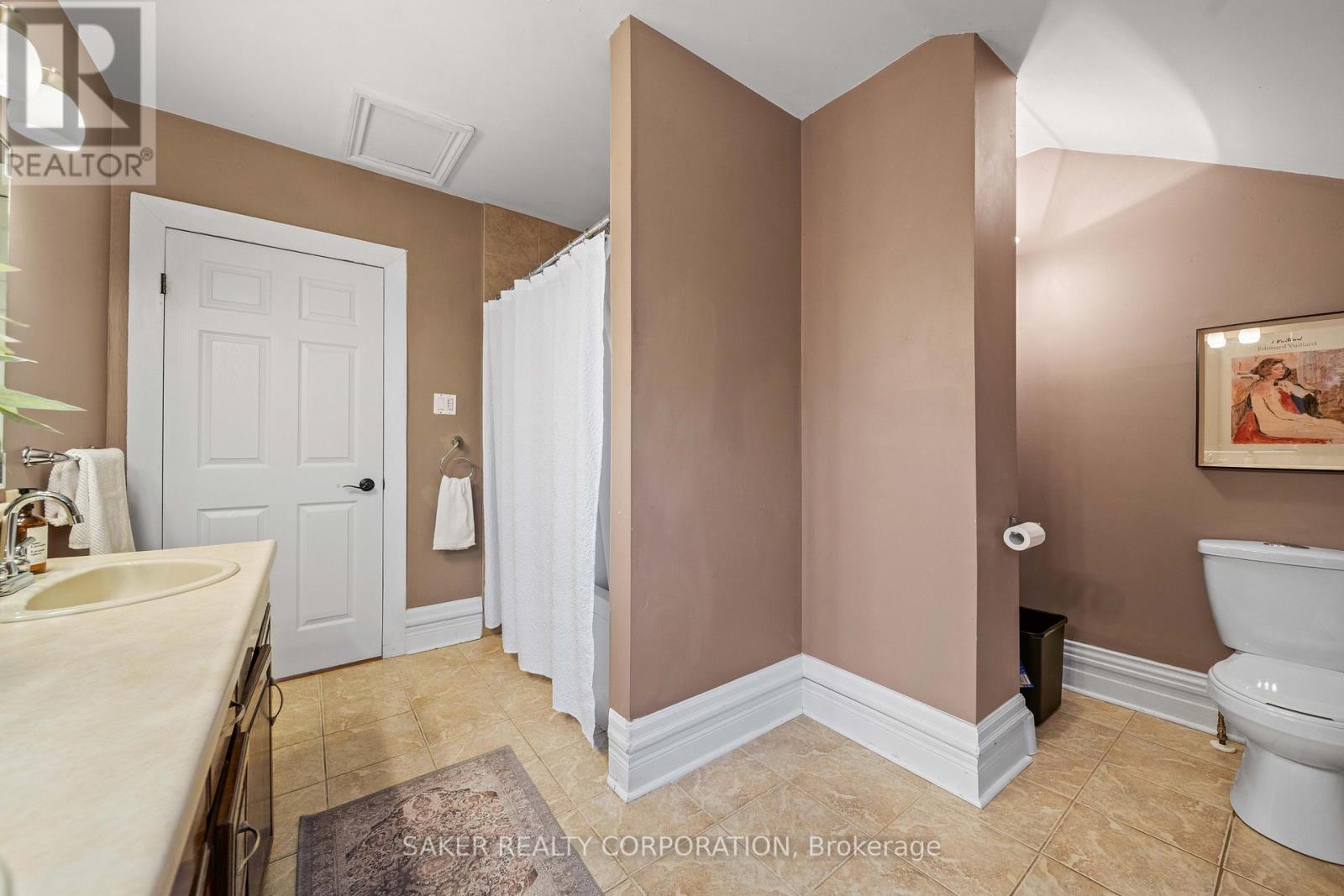 Photo 21 of 40 for 28 Mount Pleasant Avenue