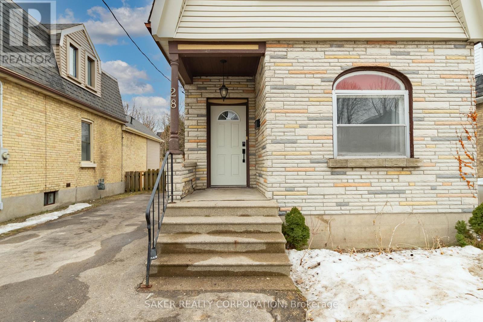 Photo 3 of 40 for 28 Mount Pleasant Avenue