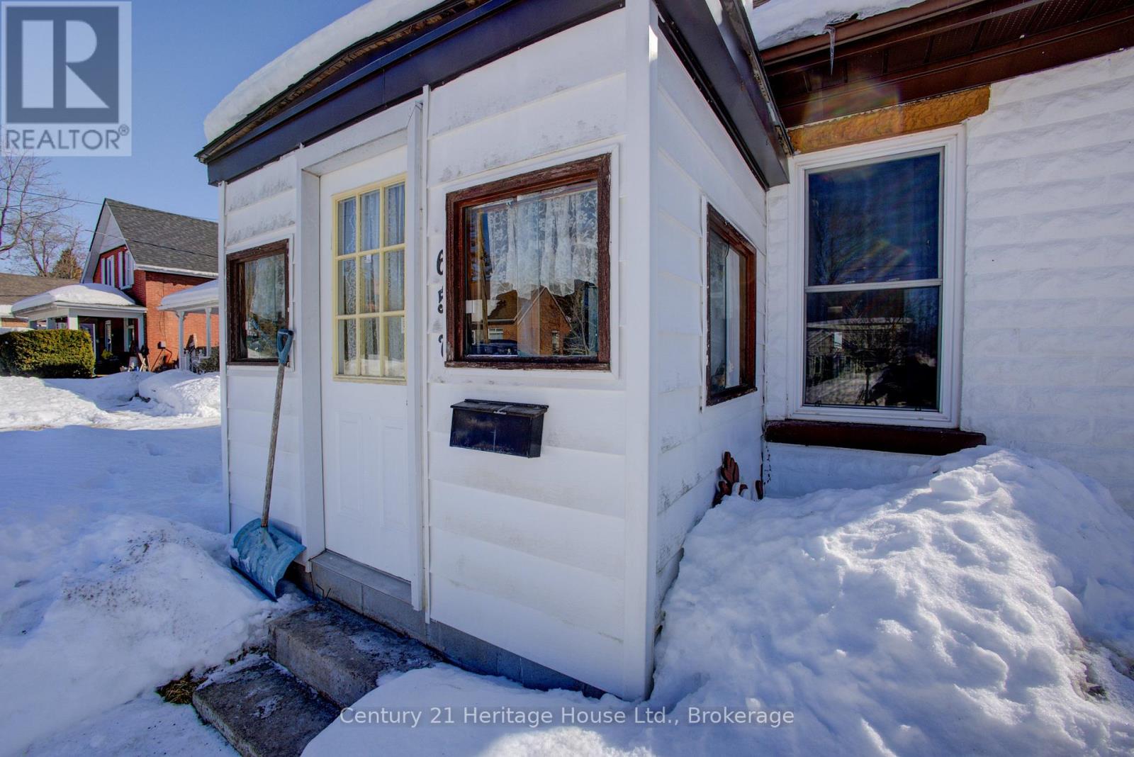 657 7th A Street E, Owen Sound, Ontario  N4K 1K4 - Photo 4 - X12847452