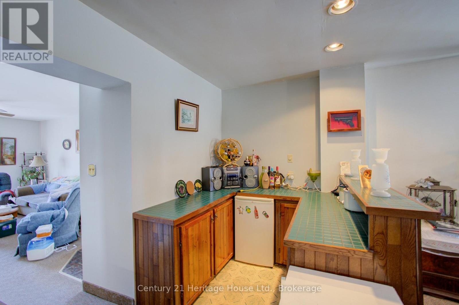 657 7th A Street E, Owen Sound, Ontario  N4K 1K4 - Photo 8 - X12847452