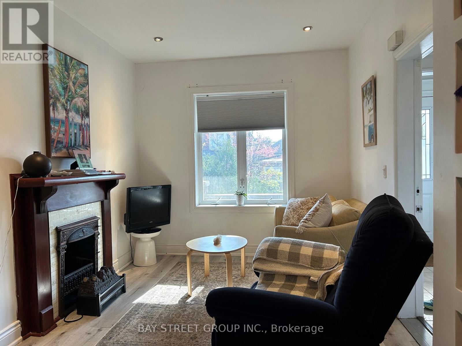 Unit 1 - 693 Woodbine Avenue, Toronto, Ontario  M4E 2J4 - Photo 3 - E12847438