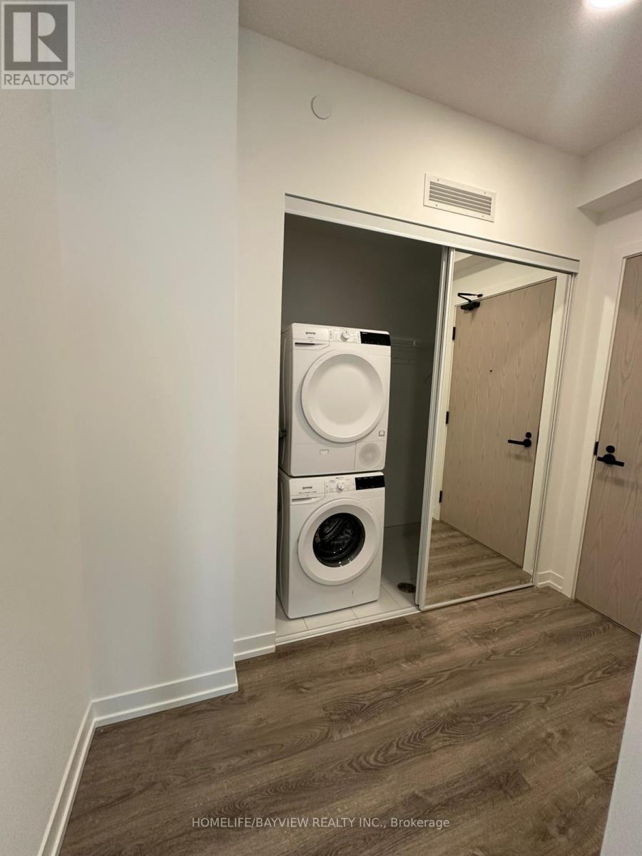 5709 - 8 Interchange Way, Vaughan (Vaughan Corporate Centre), Ontario  L4K 5Z7 - Photo 4 - N12847480