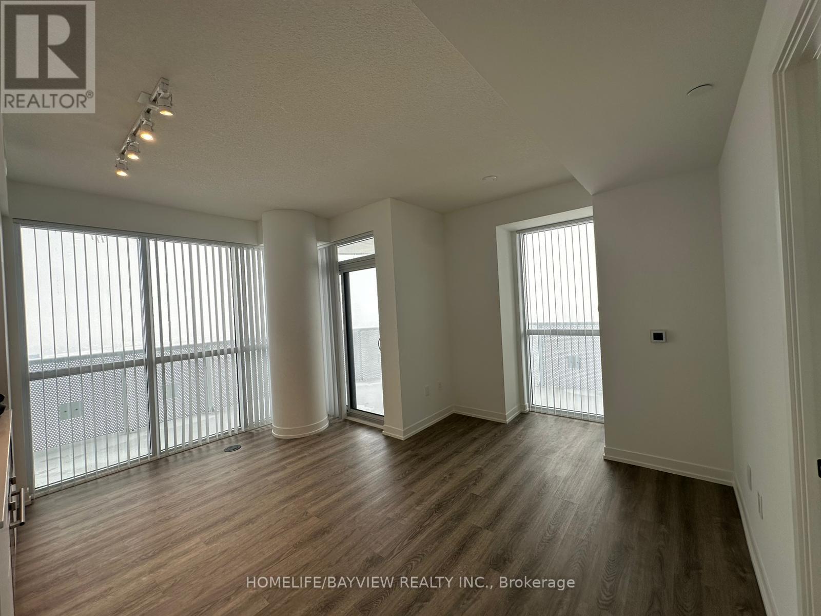 5709 - 8 Interchange Way, Vaughan (Vaughan Corporate Centre), Ontario  L4K 5Z7 - Photo 6 - N12847480