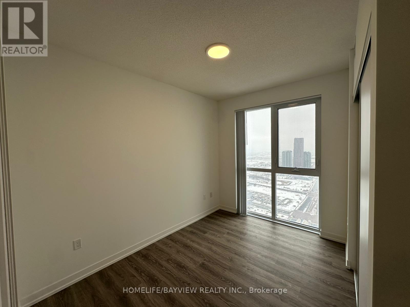 5709 - 8 Interchange Way, Vaughan (Vaughan Corporate Centre), Ontario  L4K 5Z7 - Photo 8 - N12847480