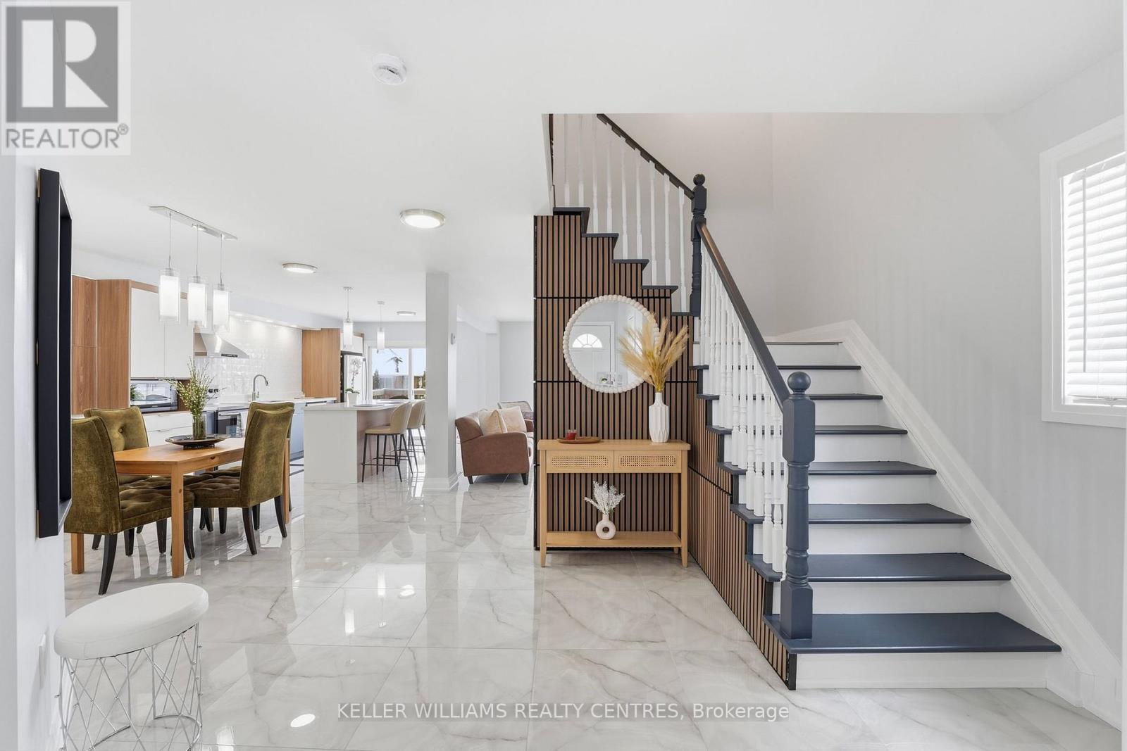 28 Glenhill Drive, Barrie (Painswick South), Ontario  L4N 5X6 - Photo 4 - S12847460