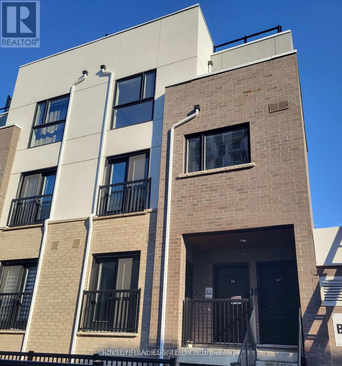 327 - 349 Wheat Boom Drive, Oakville, Ontario  L6H 7X5 - Photo 3 - W12847436