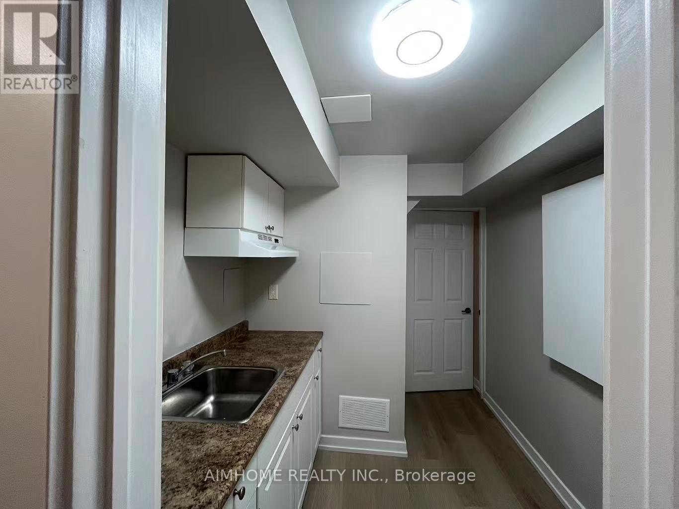 Bsmt - 401 Kittridge Road, Oakville, Ontario  L6H 7K6 - Photo 6 - W12847448