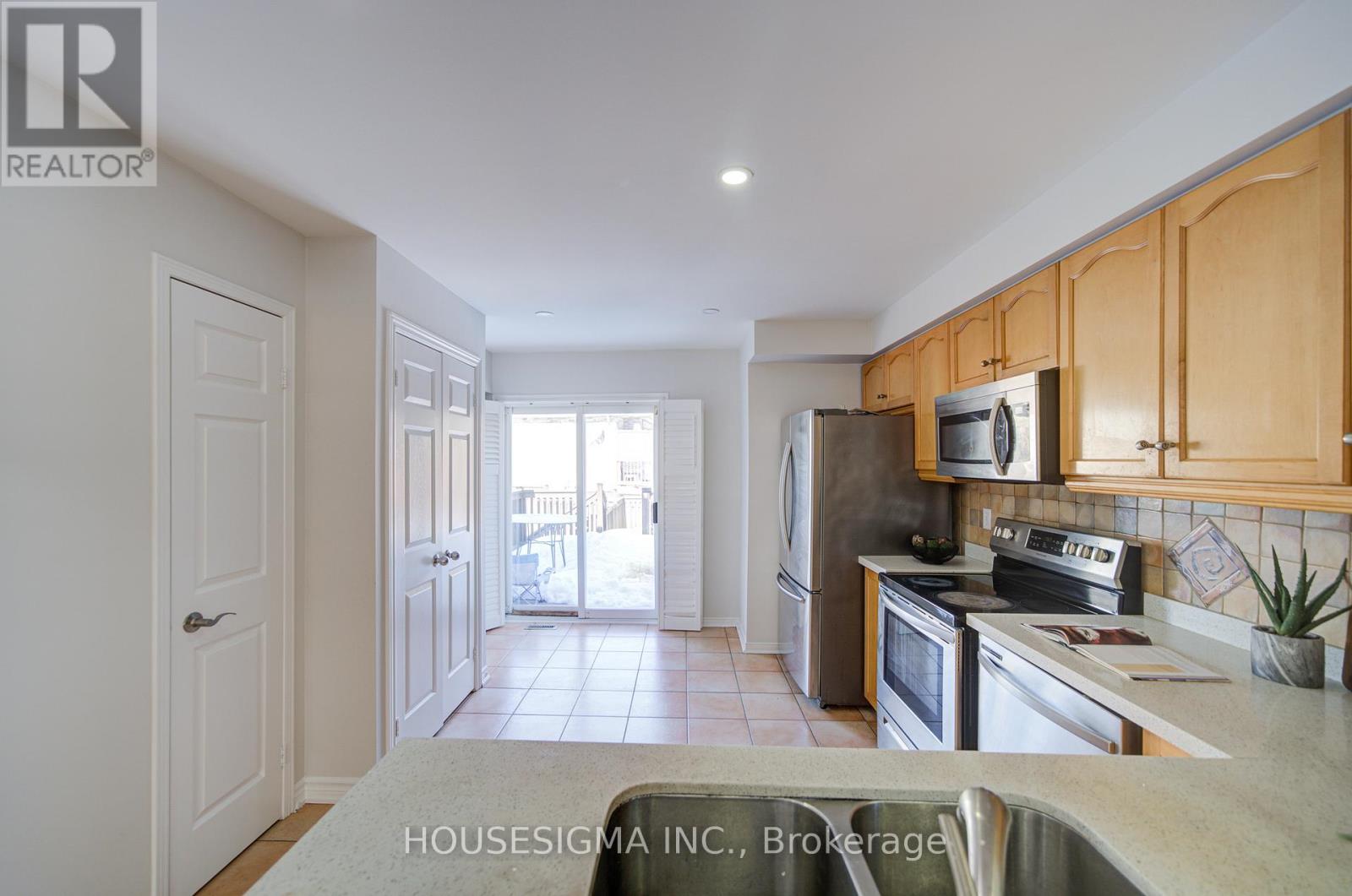 73 Brinkley Drive, Brampton, Ontario  L7A 1G3 - Photo 15 - W12847470