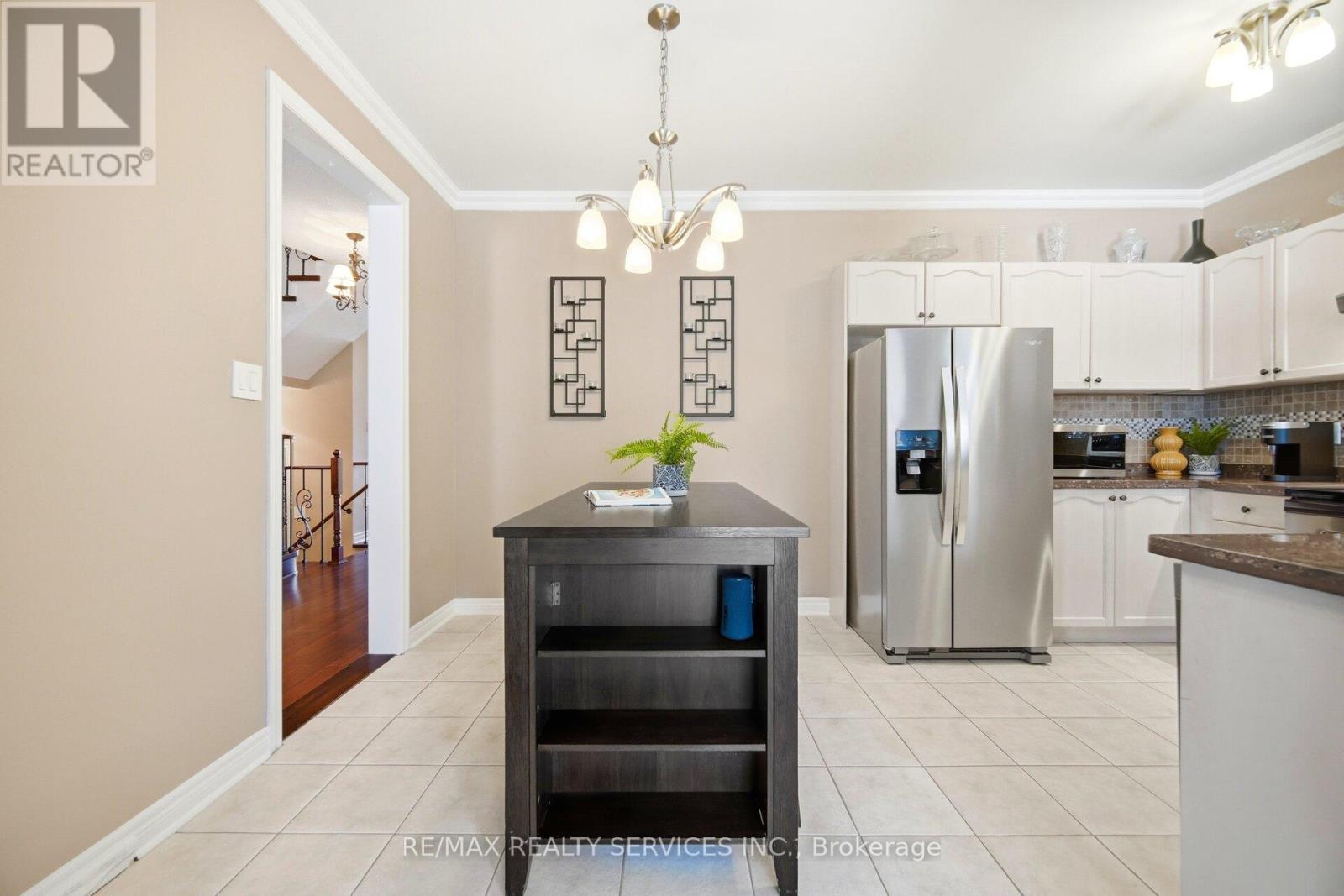 10 Goldnugget Road, Brampton, Ontario  L6Y 5N7 - Photo 13 - W12847500