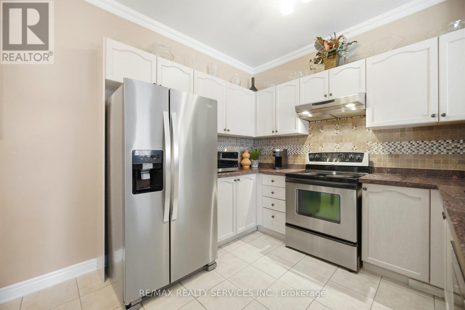 10 Goldnugget Road, Brampton, Ontario  L6Y 5N7 - Photo 16 - W12847500