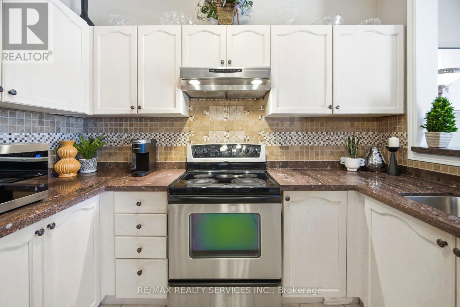 10 Goldnugget Road, Brampton, Ontario  L6Y 5N7 - Photo 18 - W12847500